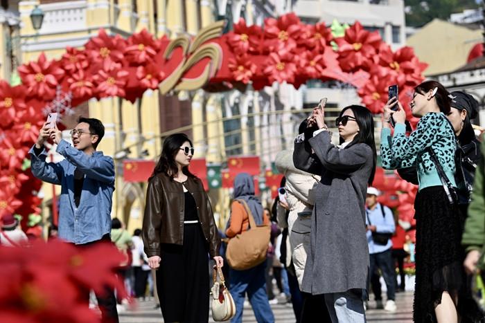 澳門(mén)回歸祖國(guó)25周年紀(jì)念日 市面洋溢喜慶氛圍